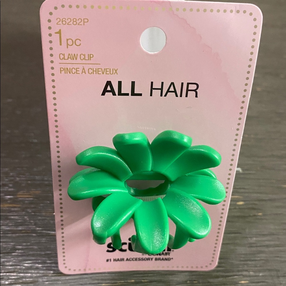 Scunci Vibrant Green Flower Hair Clip